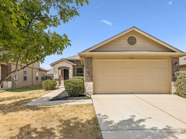 505 Pinnacle DR