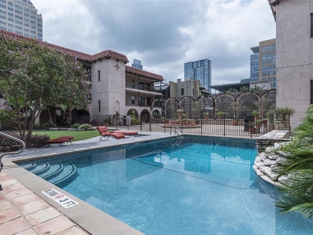 505 W 7th ST Unit #103