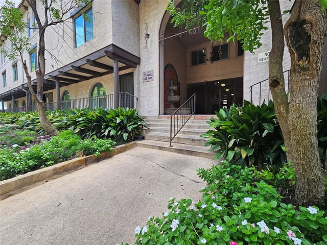 505 W 7th St Unit #108