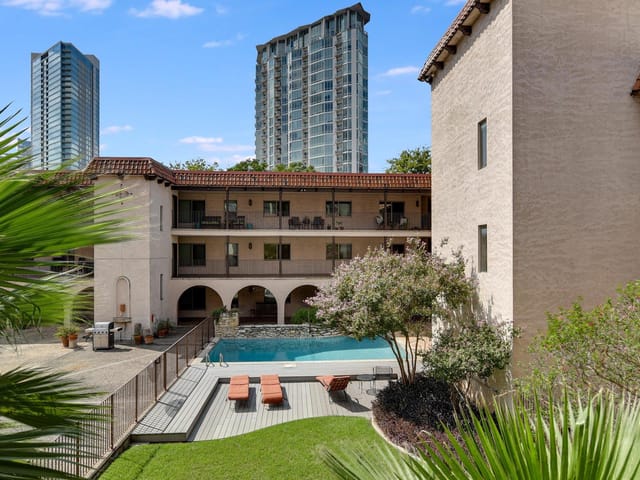 505 W 7th St Unit #114
