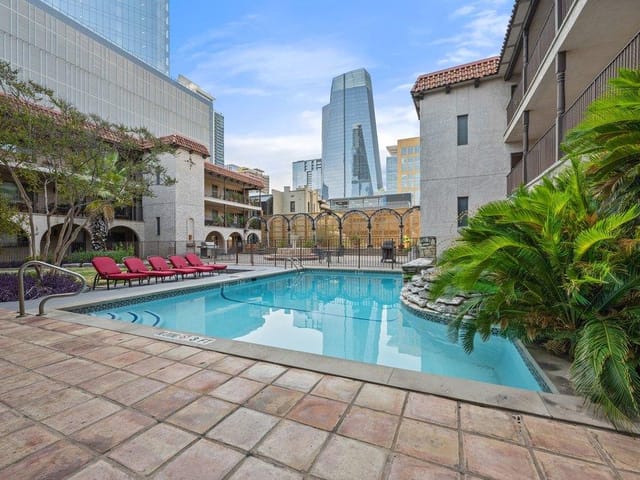 505 W 7th ST Unit #115