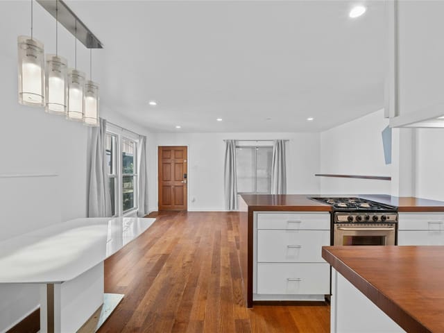 505 W 7th St Unit #215