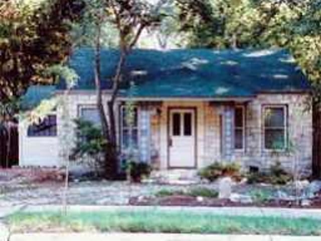 506 E LIVE OAK St