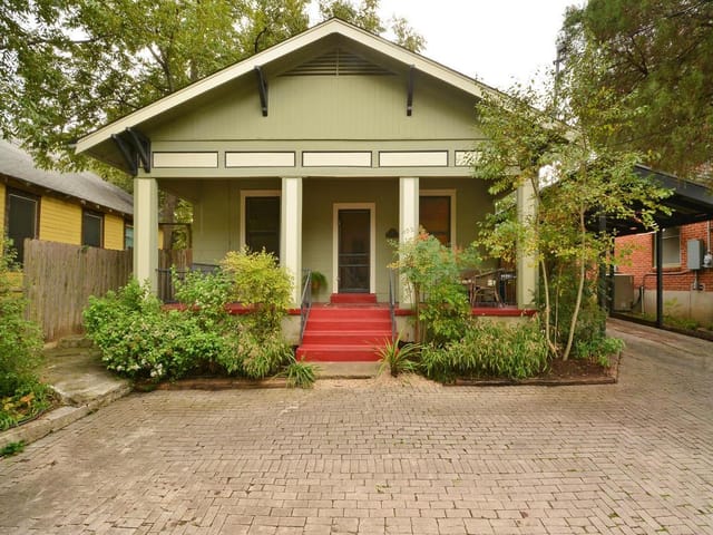 507 E LIVE OAK St