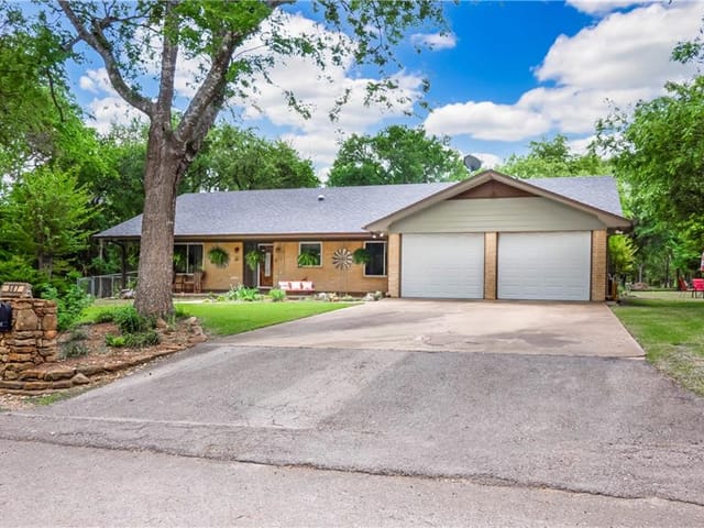 507 Hacienda Dr
