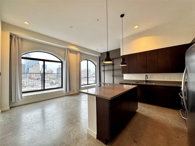 507 Sabine ST Unit #802