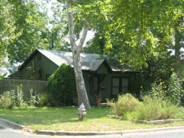 508 El Paso ST