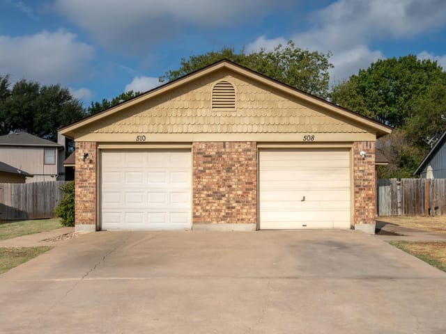 508/510 Greenlawn BLVD