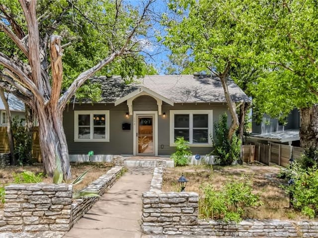 508 Lockhart DR