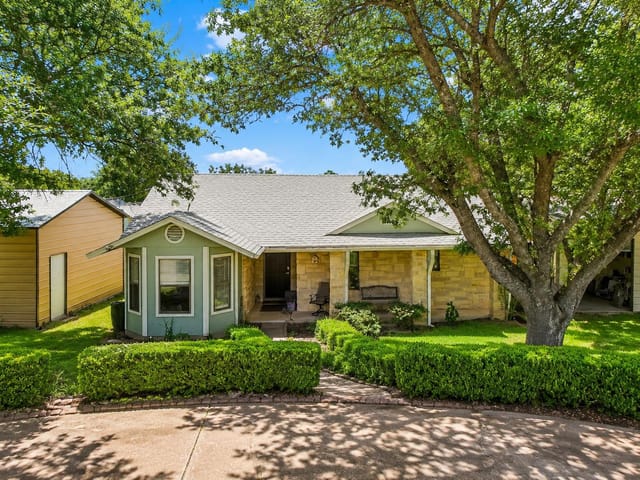 508 River Hills DR