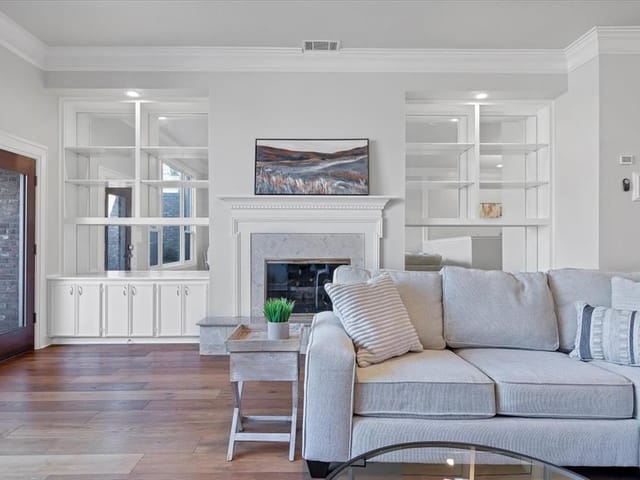 508 W 33rd St Unit #C