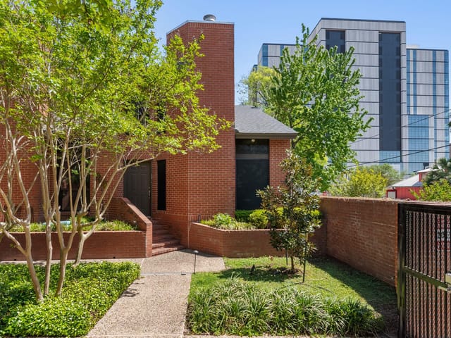 510 W 18TH ST Unit #113