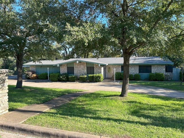 5101 Scenic View Dr