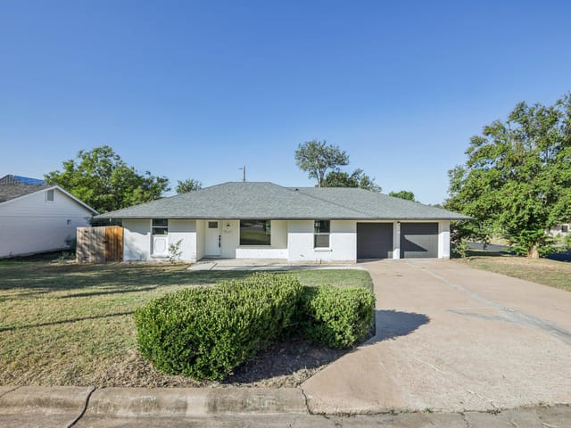 5101 Woodmoor Dr