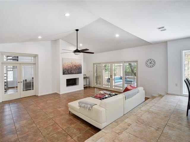 5103 Backtrail Dr