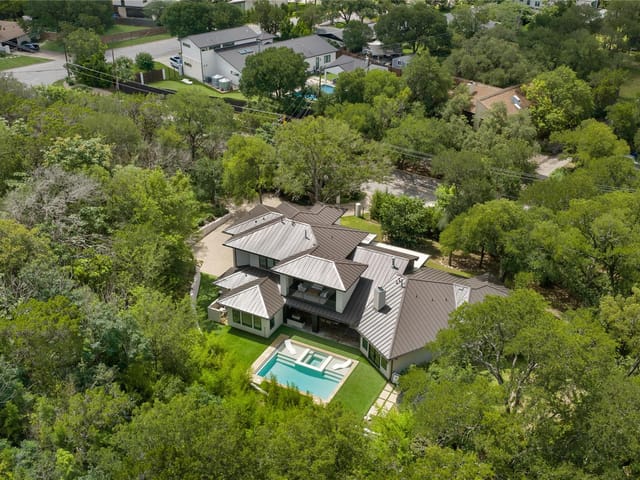 5103 Rollingwood Dr - front exterior - Luxury home in ROLLINGWOOD WESTLAKE Henry P Hill League, Rollingwood, TX