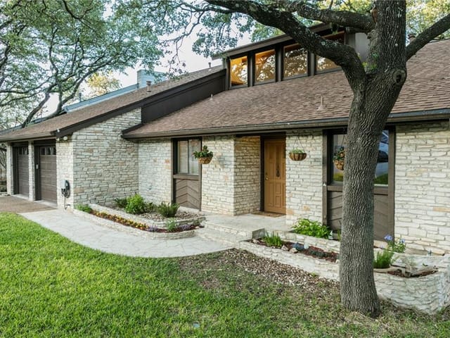 5105 Doe Valley Ln
