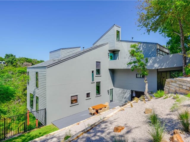 5106 Lucas Ln
