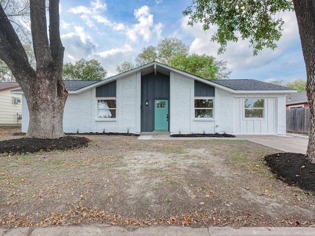 5106 Regency DR