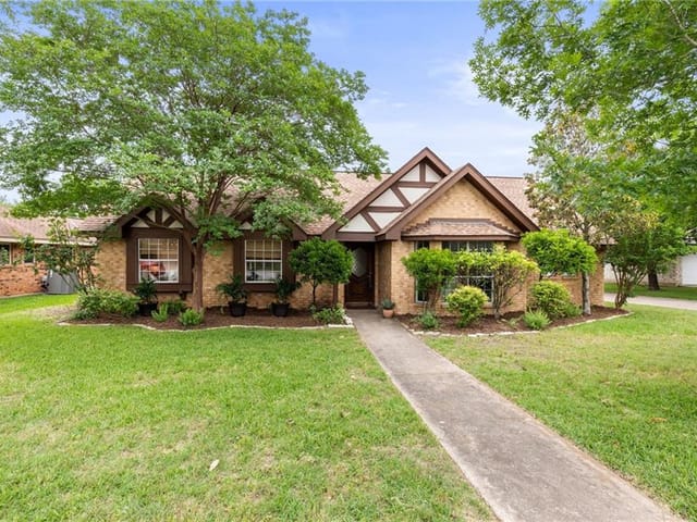 5107 Woodcreek Rd