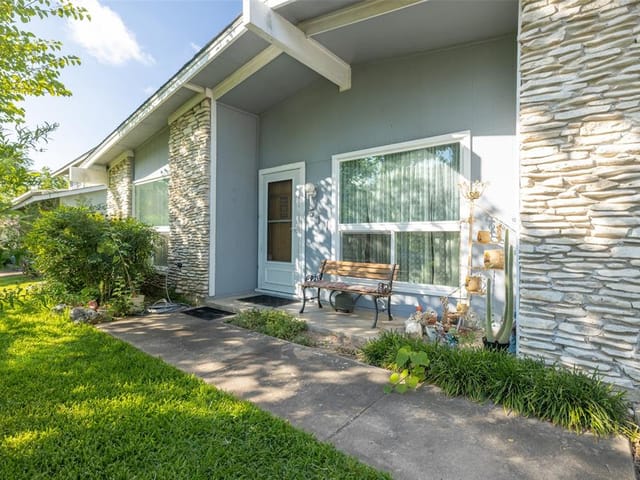 511 Arbor Ln