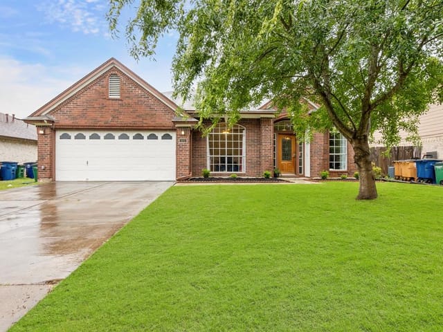 511 Kingfisher Creek Dr