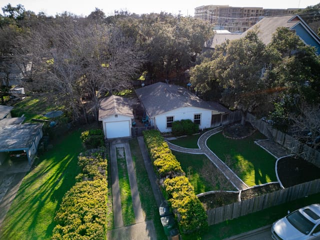 511 South Park Dr