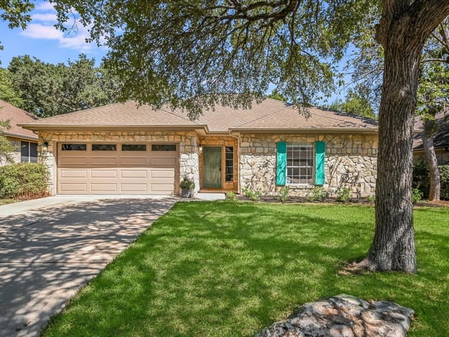 5112 Crystal Water Dr