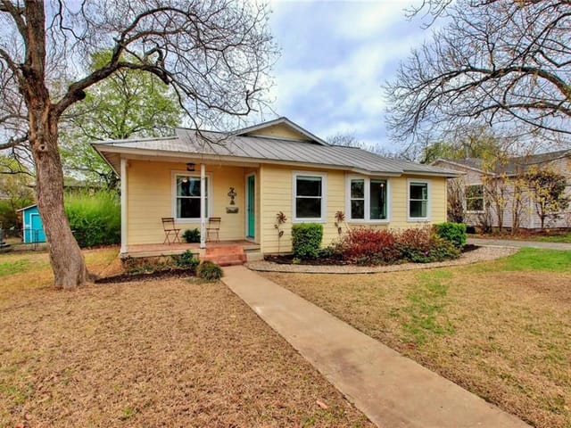 5112 Fairview Dr
