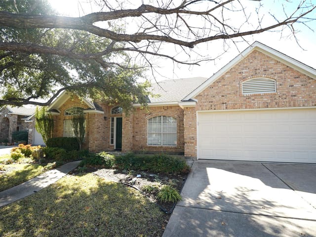 5113 McDade DR