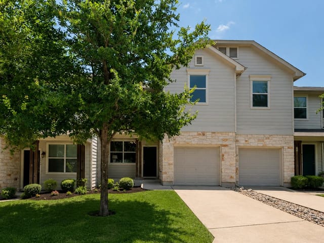 512 Eberhart LN Unit #1205