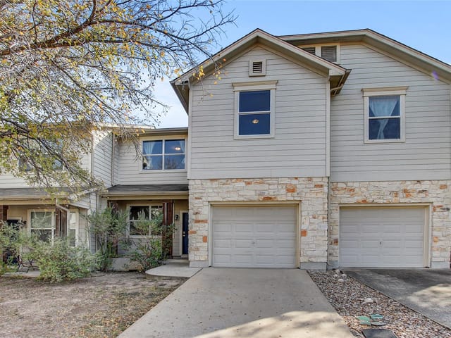 512 Eberhart Ln Unit #1207