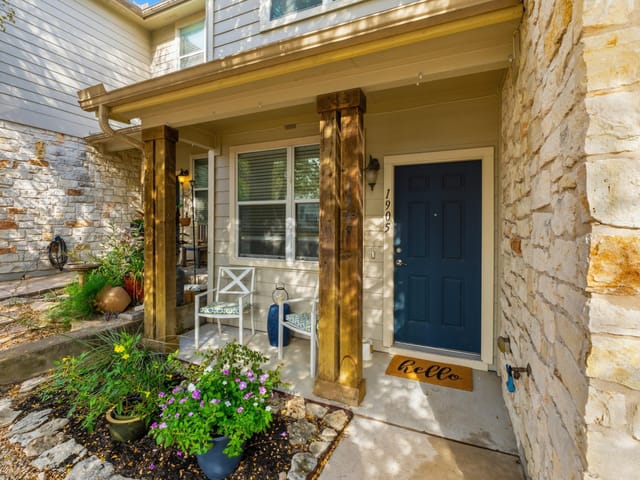 512 Eberhart LN Unit #1905