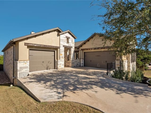 512 Naples Ln