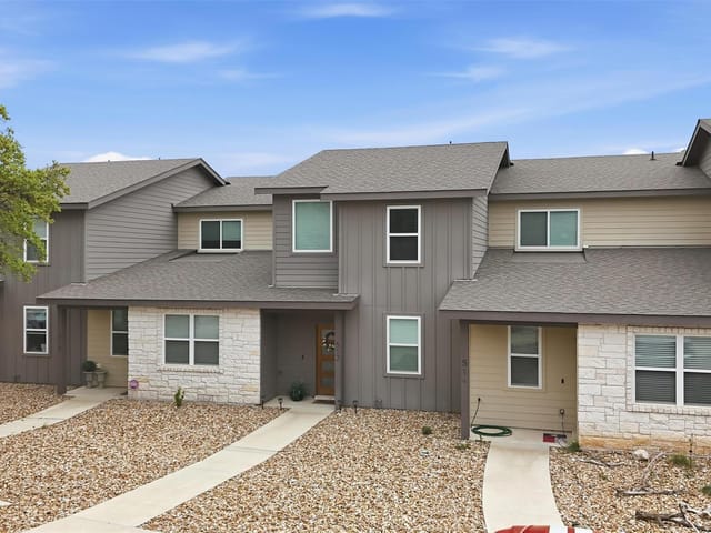 512 Palmer DR