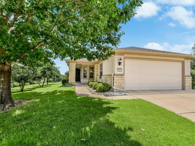 512 Salt Creek LN