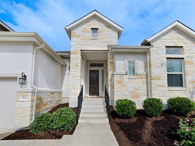 5121 Alonso Dr