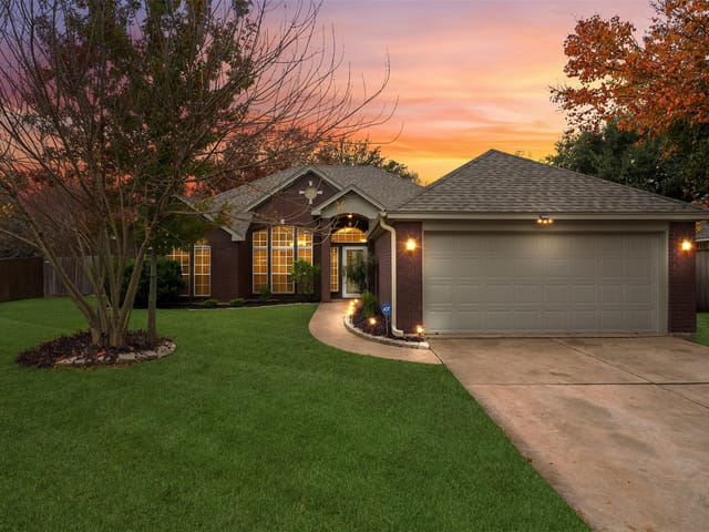 5122 Waterford Ct