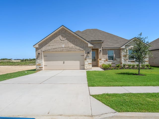 513 W Luna Blue Ln