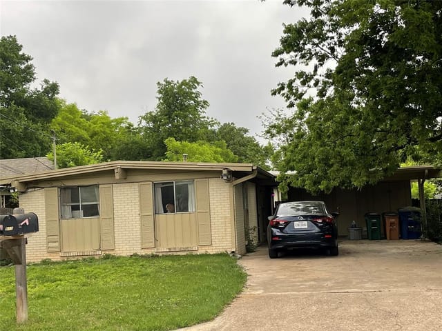 513 W Odell St