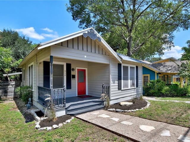514 E LIVE OAK St