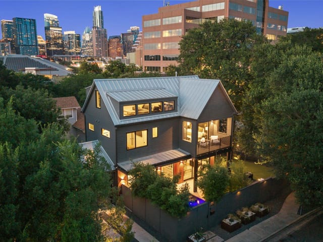 View 516 Bouldin DR in BOULDIN & DANIEL CONDOMINIUMS 516 Bouldin DR - front exterior - Luxury home in BOULDIN & DANIEL CONDOMINIUMS, Austin, TX