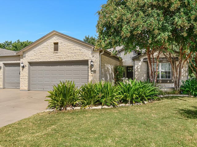 516 Independence Creek LN