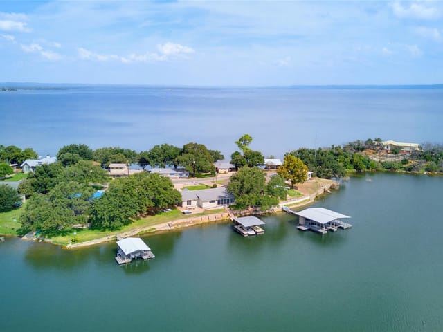 516 Island Lodges DR