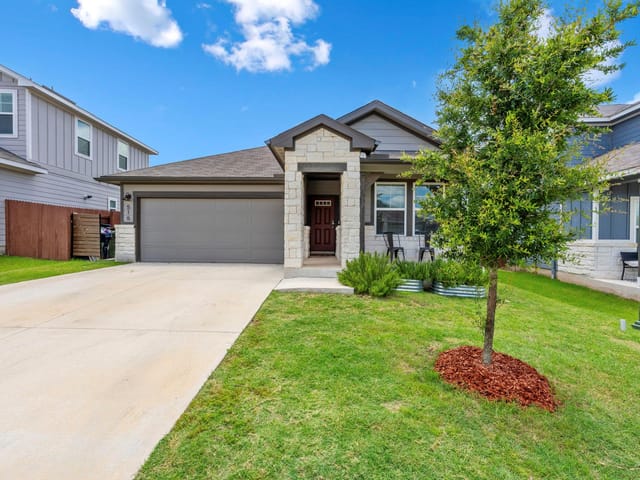 516 Loriner WAY