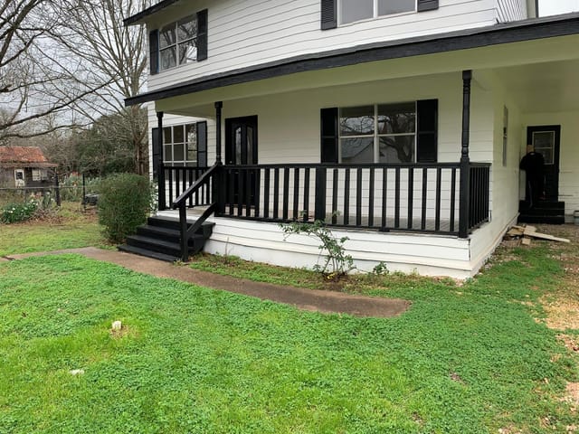 516 San Saba St