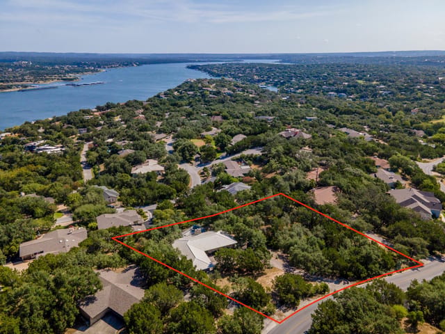 517 Dragon - property photo 1 - Luxury home in Lakeway Sec 03, Lakeway, TX