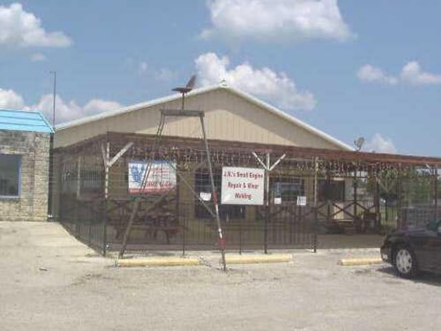 518 N ROBERTSON RD