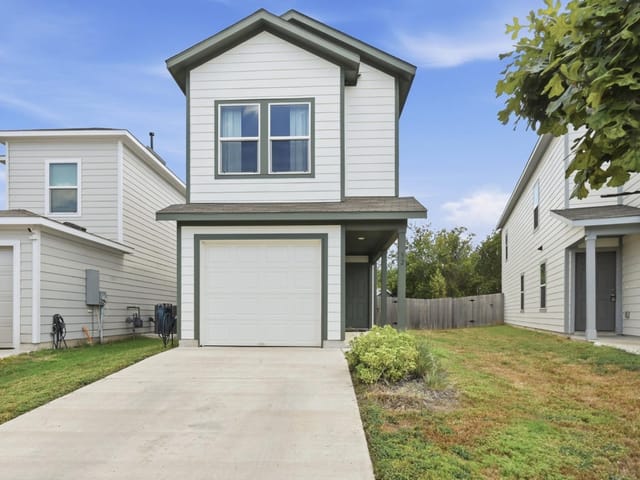 52 Trinity CIR