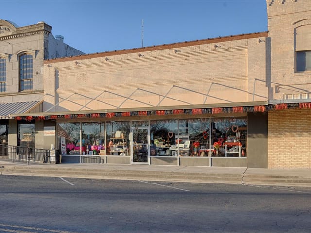 520 N Main ST